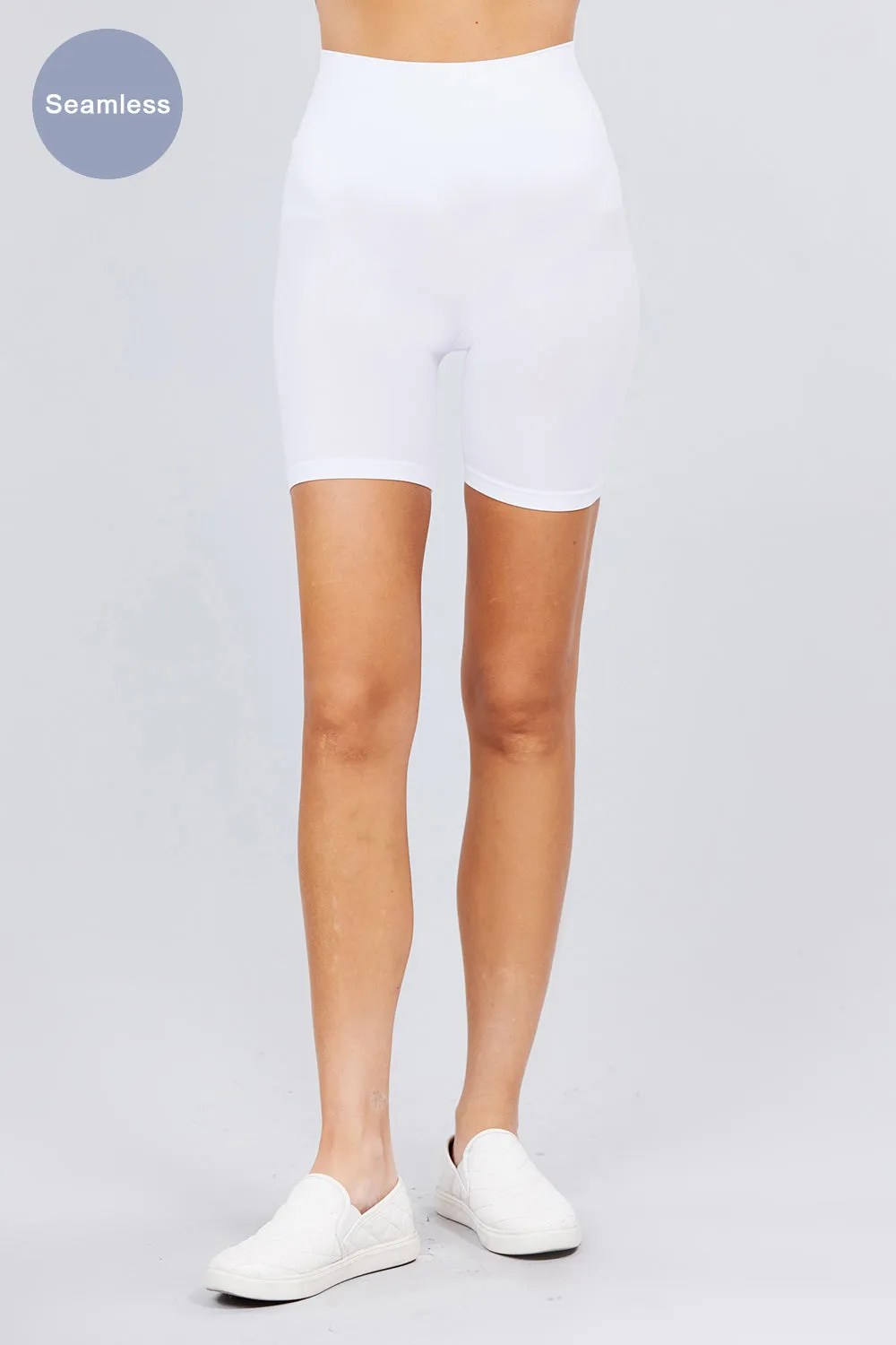 SEAMLESS SHORT