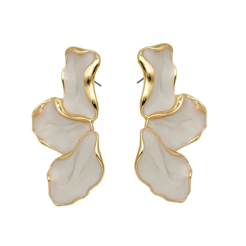 TEEK - Irregular Metal Cream Petal Earrings