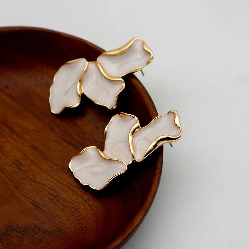 TEEK - Irregular Metal Cream Petal Earrings