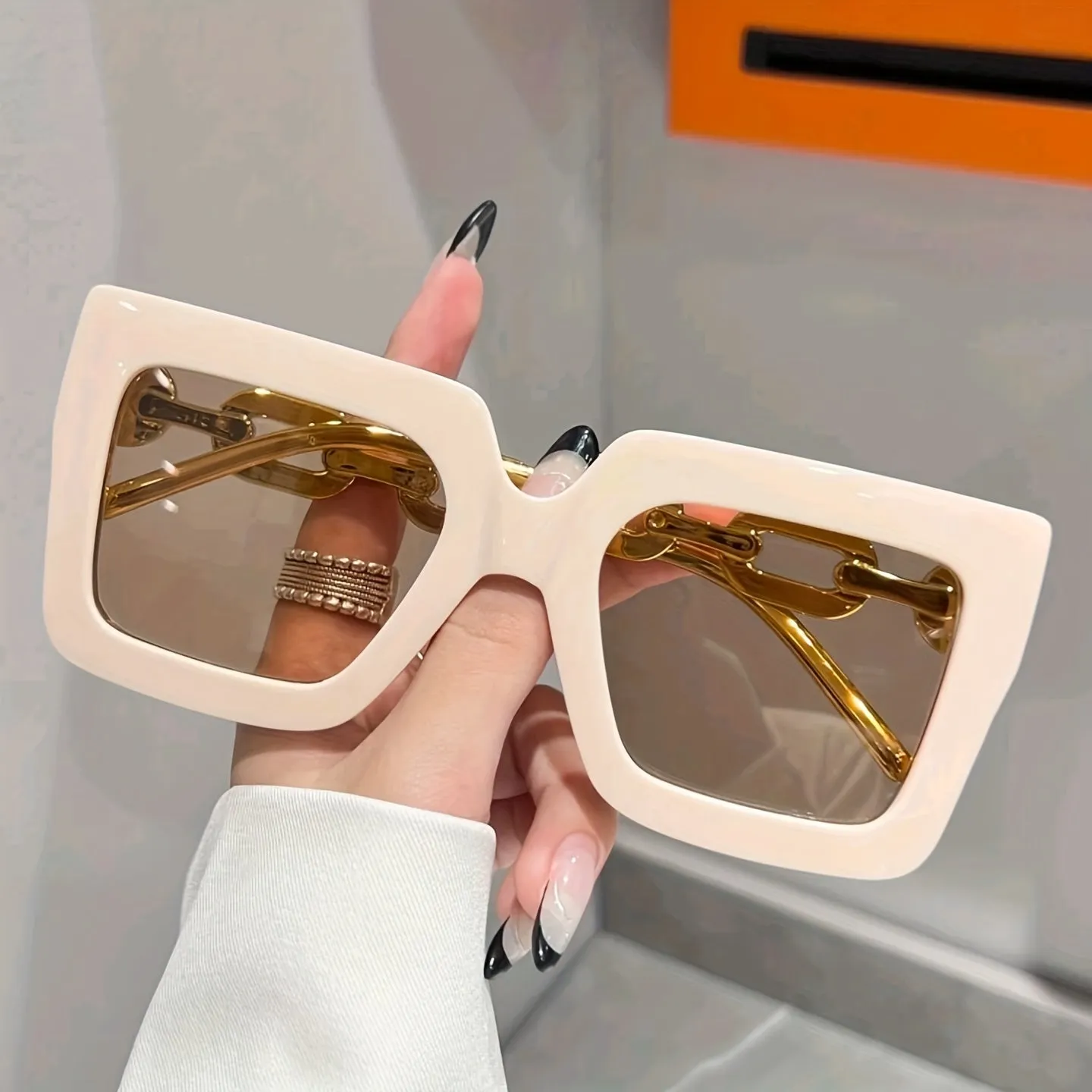 Travelready Vintage UV Square Sunglasses with Chain Shaped Temple