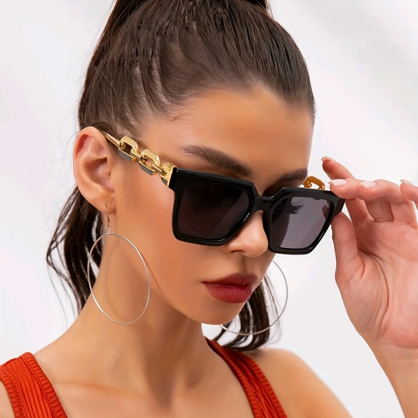 Travelready Vintage UV Square Sunglasses with Chain Shaped Temple