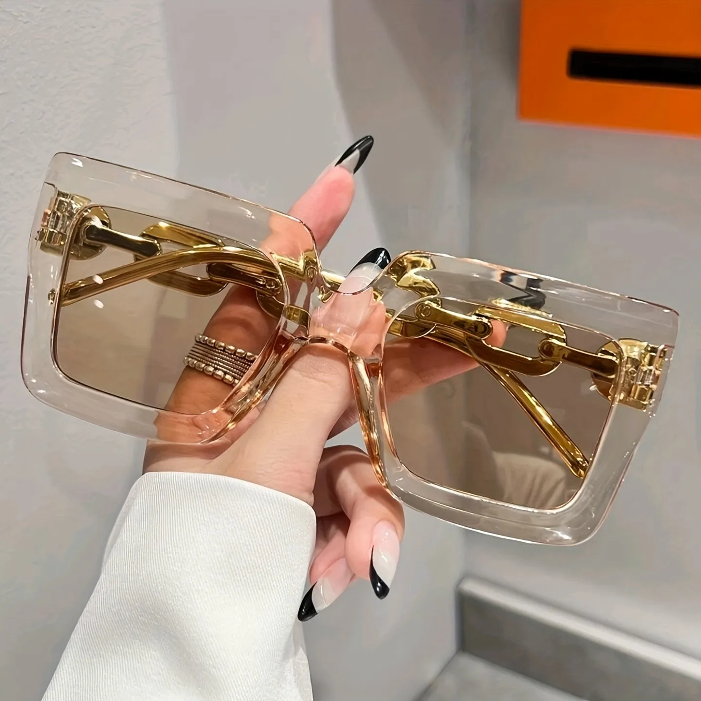 Travelready Vintage UV Square Sunglasses with Chain Shaped Temple